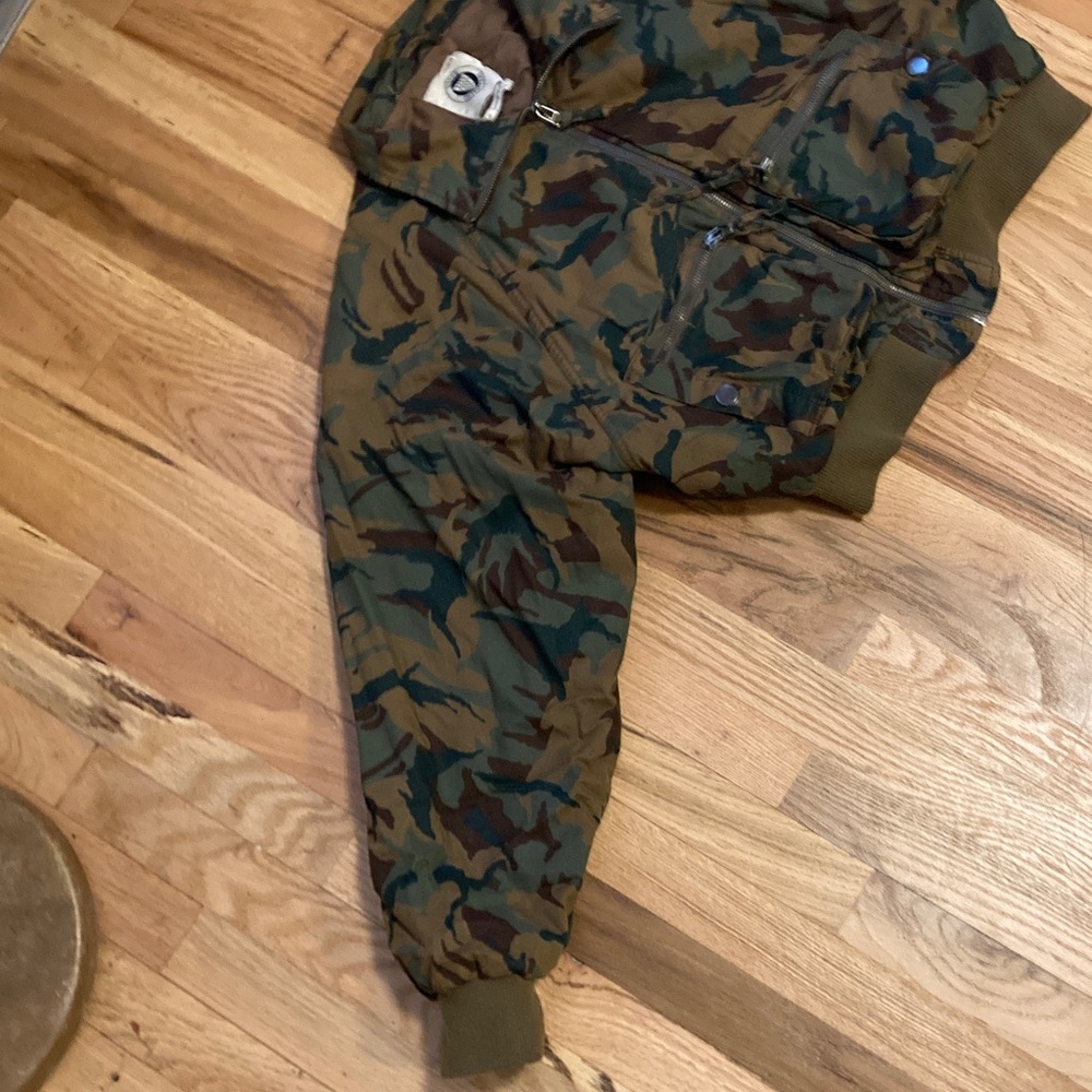 Urban Outfitters Camouflage Jacket - Picture 8 of 12
